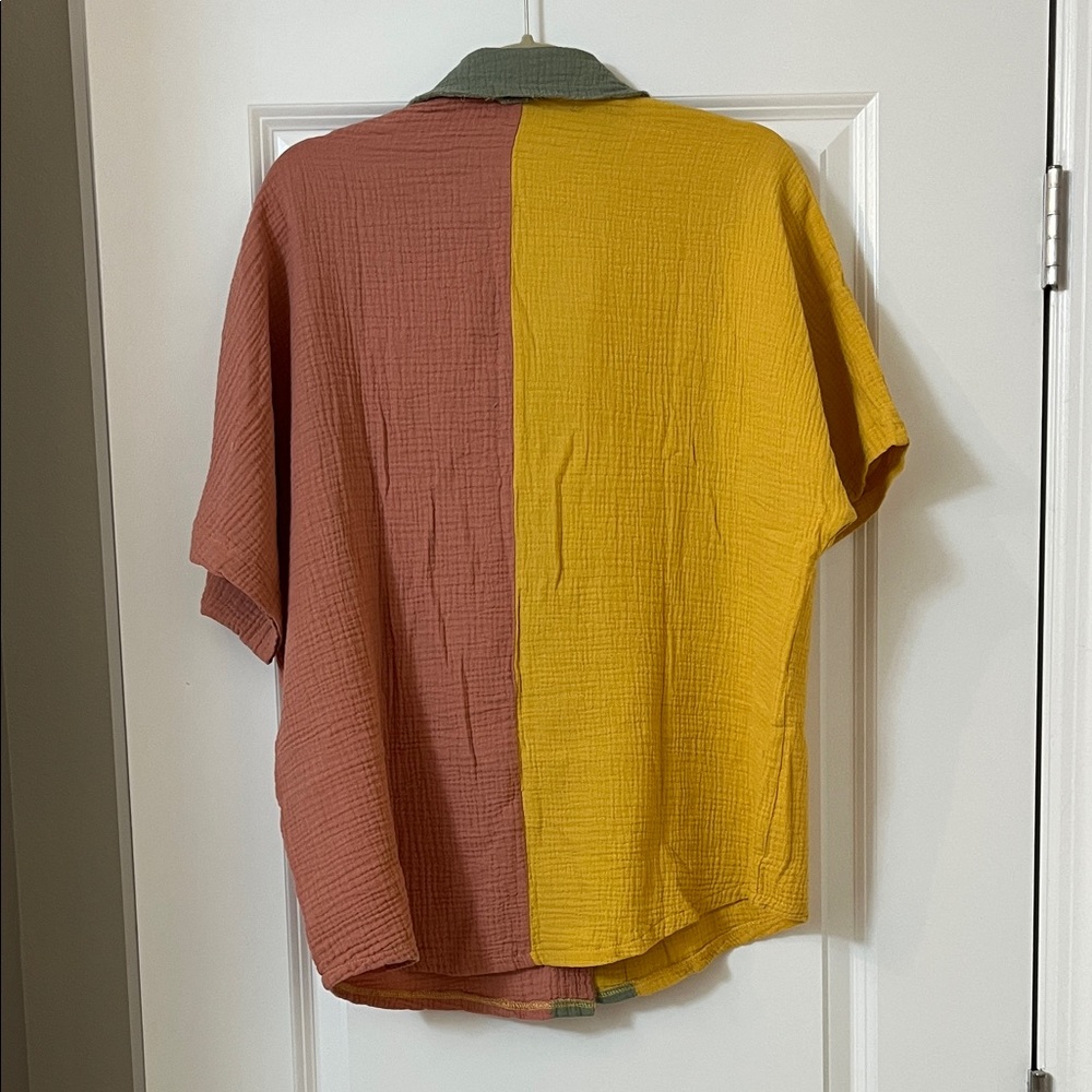 Colorblock Button-Up Shirt - Picture 9 of 9